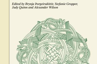 Bókakápa sem sýnir grænt, hringlaga hnútamynstur samsett úr línum, drekahöfðum og -klóm. Titill bókarinnar er The Prosimetrium of the Íslendingasögur: Aesthetic and Narrative Effects.