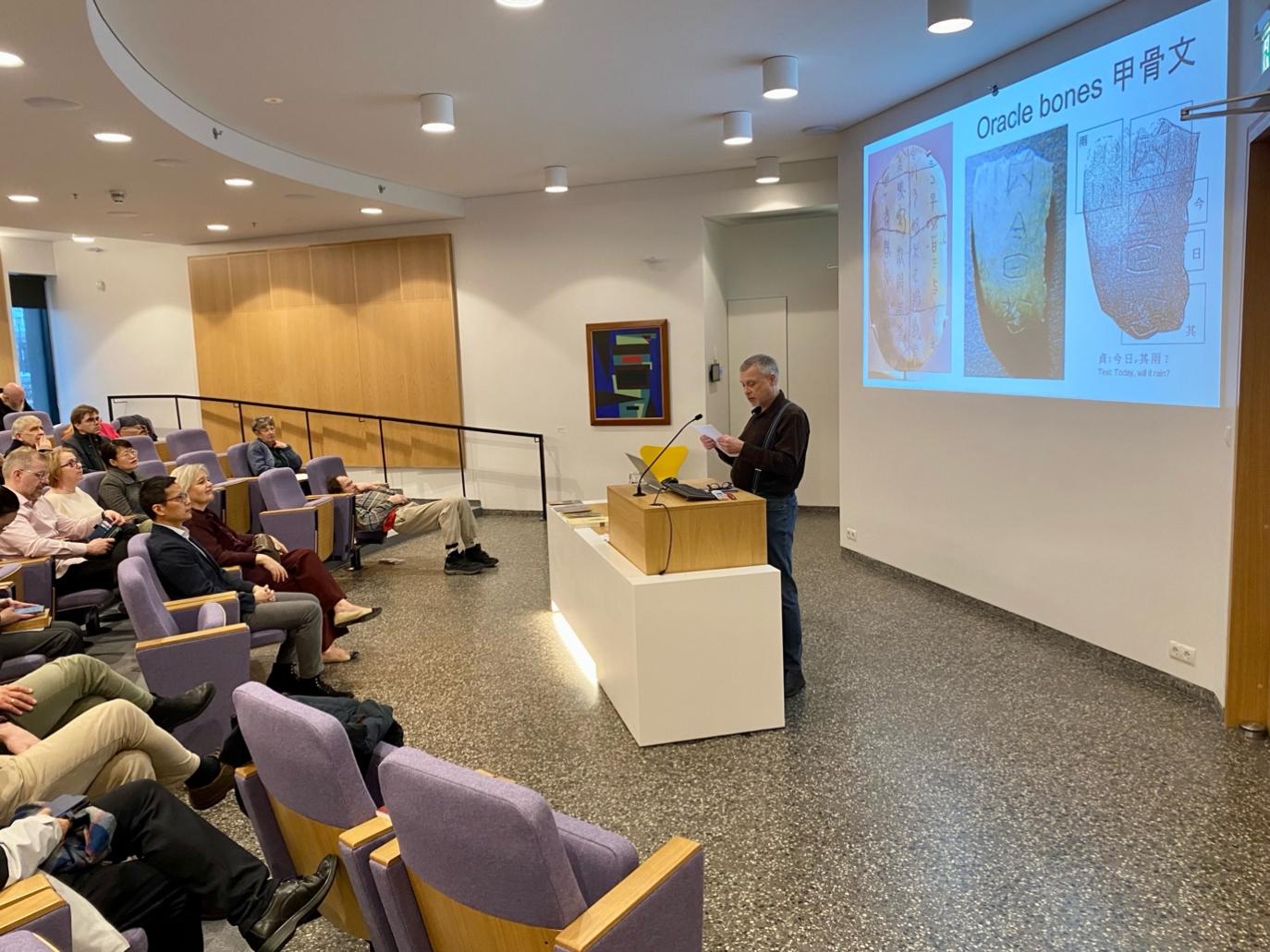 Gestafyrirlesarinn Jón Egill Eyþórsson.